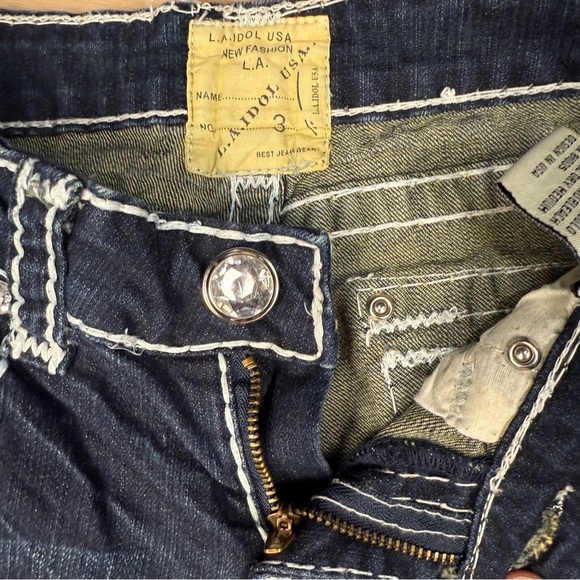 L.A. Idol Low Rise Boot Cut Jeans with Contrast White Stitching, Size 3 - Picture 5 of 6